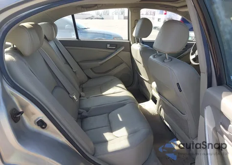 2003 Infiniti G35 Base W/6 Speed Manual z USA, uszkodzony, nr VIN JNKCV51EX3M333193